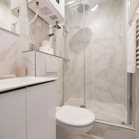 Cosy Studio In Aparthotel Parigi